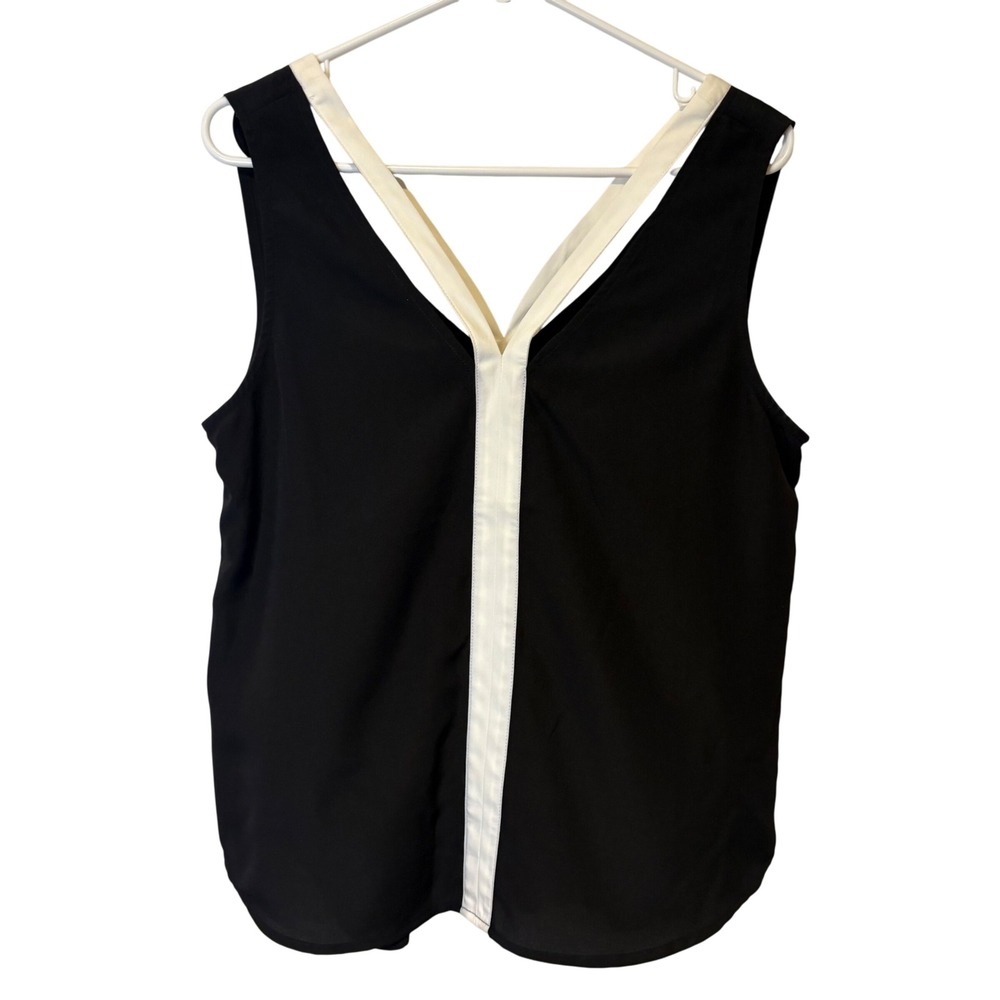 TROUVE Black Sleeveless V Neck Contrast White‎ Trim Blouse Top Womens M